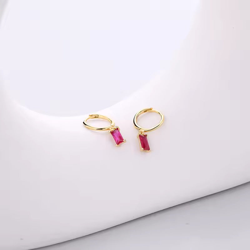 Geometric cubic zerconia hoop