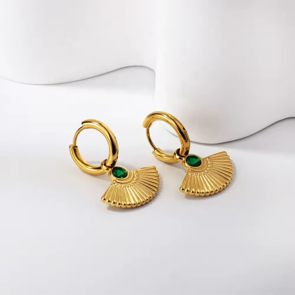 Green zircon scallop pendant earring